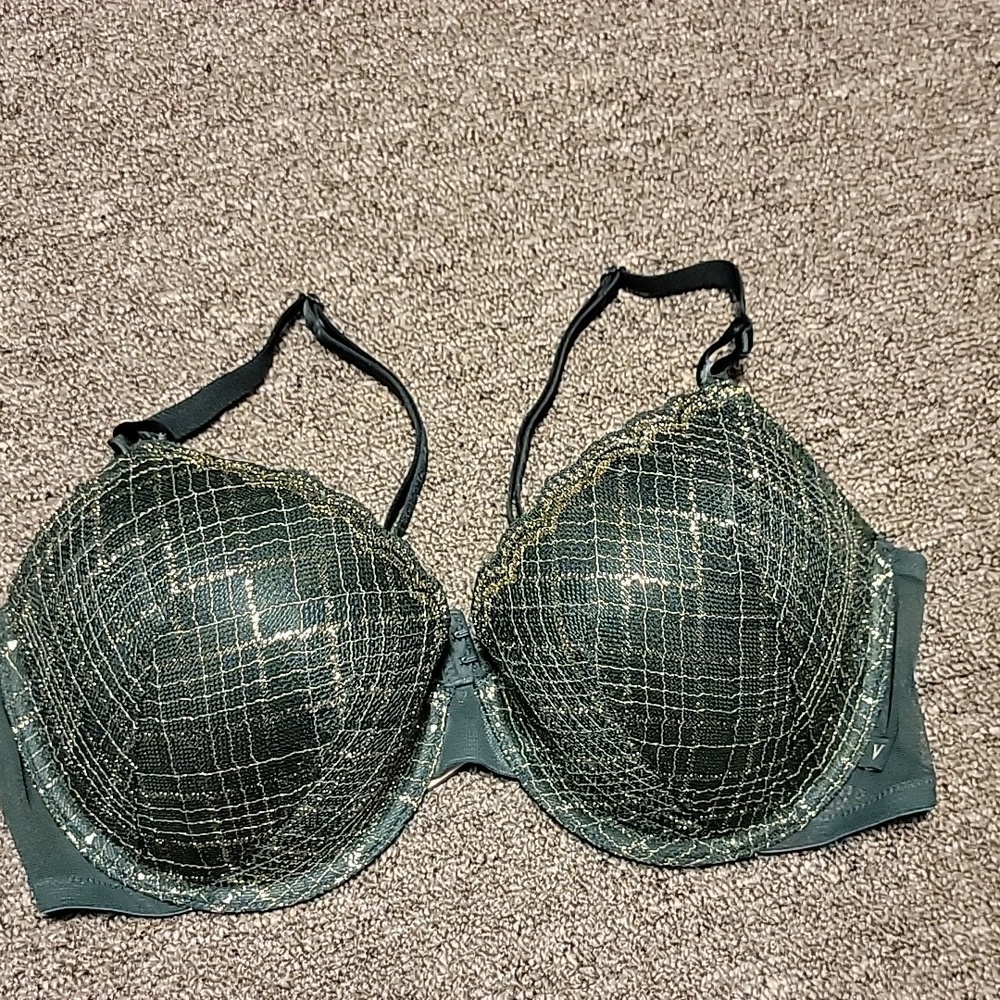 Victoria’s Secret 💫green~gold lace💫38C lined demi/double demi
